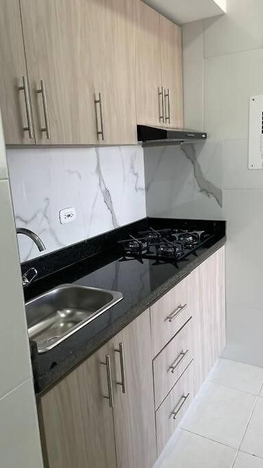 Apartamento Muy Cerca Al Mar De 3 *